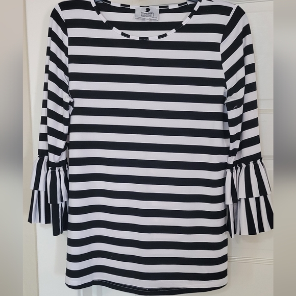 Dainty Jewells Tops - Dainty Jewells Black White Stripe Ruffled Knit Pullover Top Shirt Sz Medium